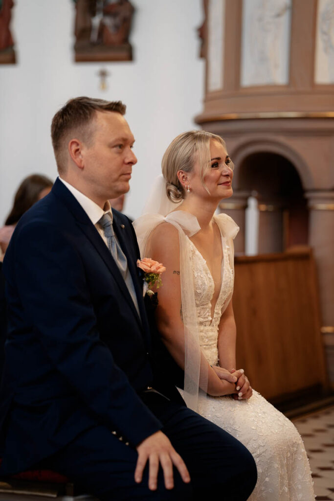 Brautpaar an kirchlicher Hochzeit St. Ingbert