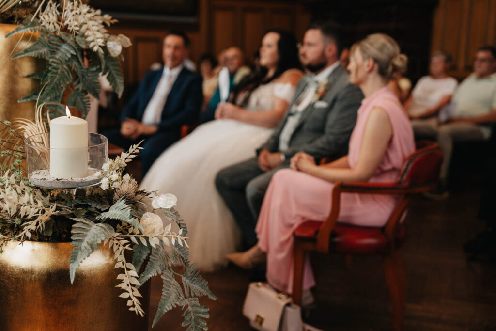 Brautpaar bei Hochzeit im alten Rathaus Völklingen fotografiert